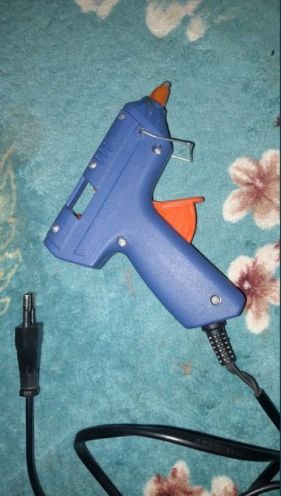 Клеевой пистолет