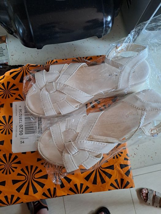 Sandale piele noi