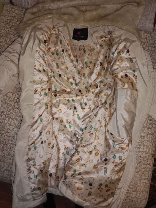 Продам куртки  1500 т