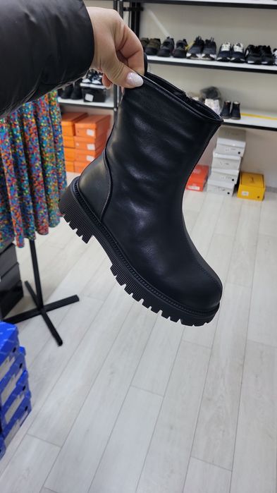 Обувь для всей семьи, дешево.