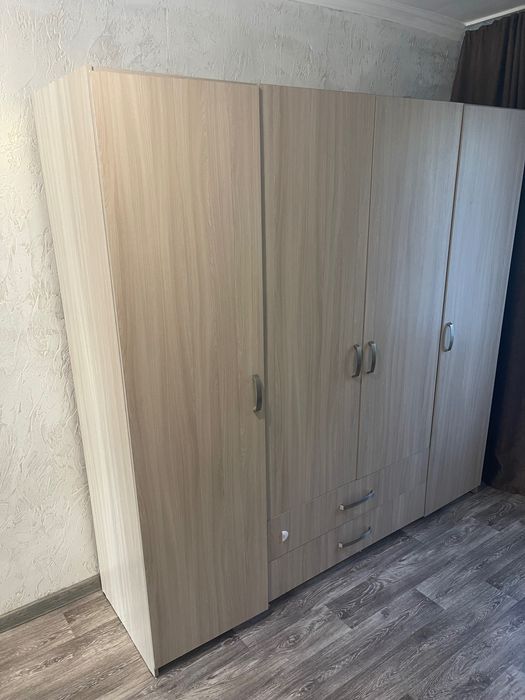 Продам шифоньер, кровать и телевизор