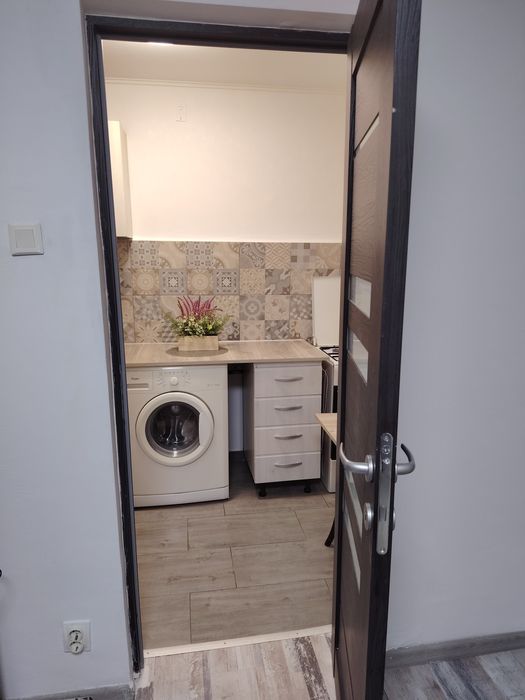 Închiriez garsoniera