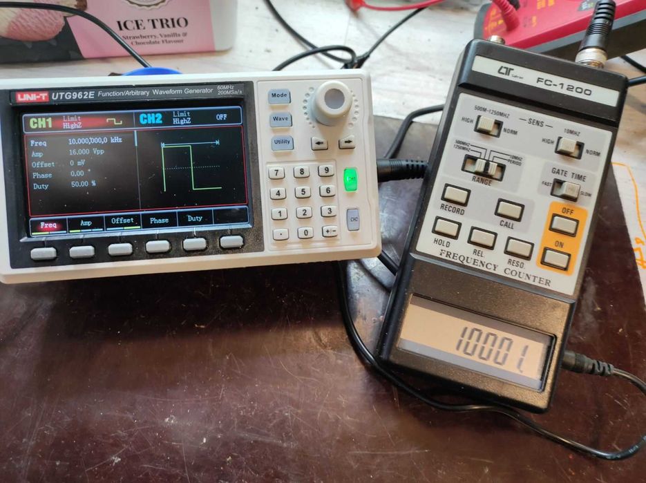 Продава се портативен честотомер за ремонт на мобилни телефони и др.