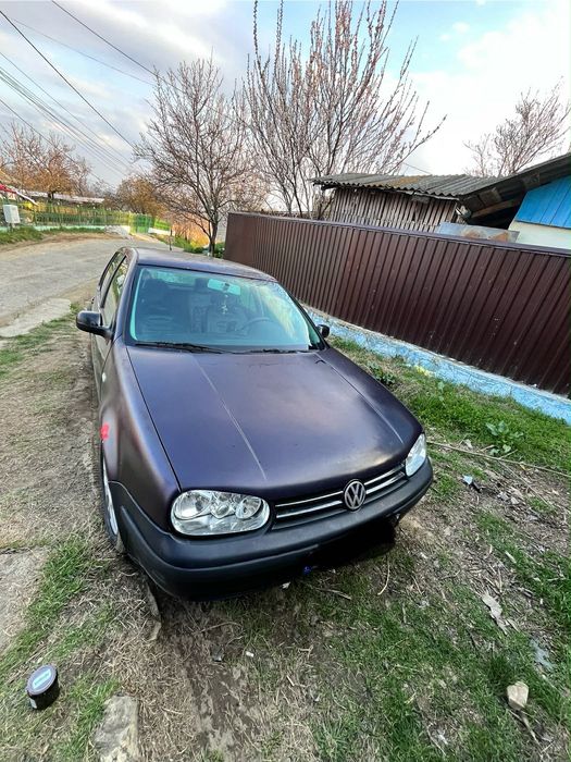 Mașină de vânzare golf 4