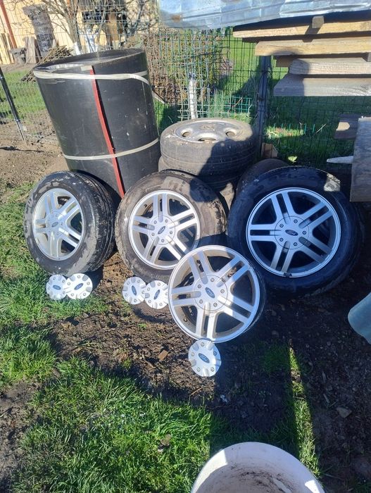 Vând 4 jante aluminiu Ford focus,fusion 4*108 pe 15 " preț 450 Ron .