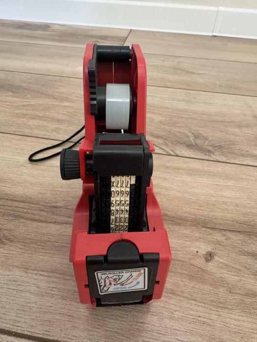 Пистолет для ценников.