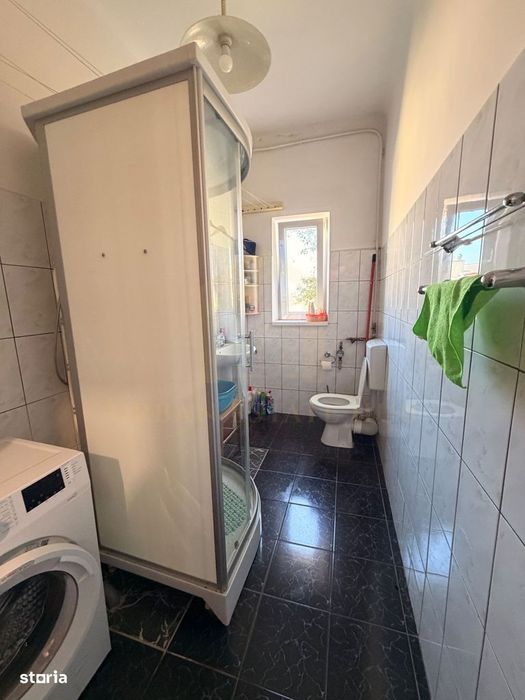 Vanzare apartament 3 camere, zona strazii Bisericii Ortodoxe