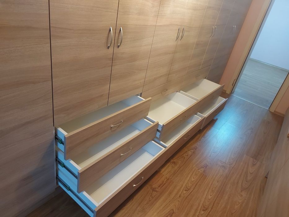 Мебели по поръчка