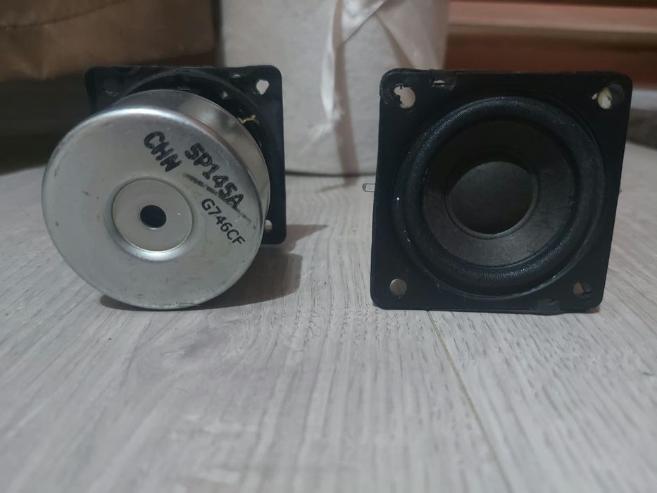 Difuzoare Bose 5P145A / G746CF. (Mid-High / Full-range).
Impedanță: 4 Ohmi