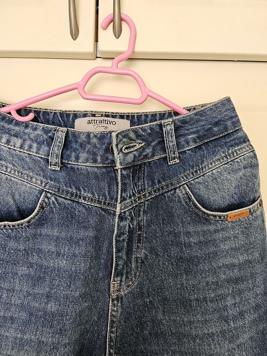 Дънки mom на марката Attrattivo