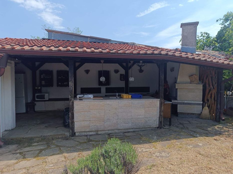 Дава се под наем Къща в Черноморец - 350 кв.м за 104.55 € - Снимка #3