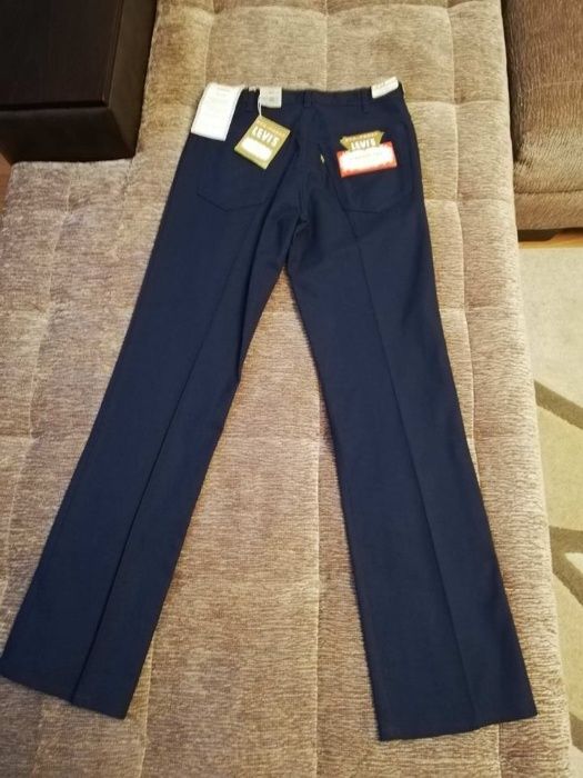 Levis с етикета панталон размер 32