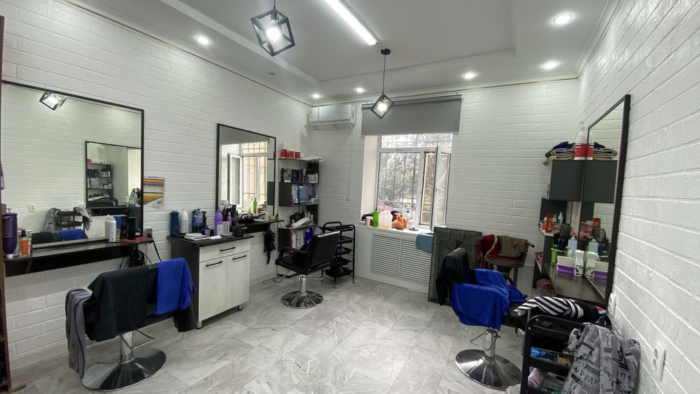 Место в салоне парикмахерская