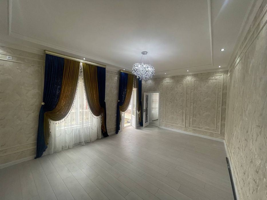 Продаётся ховли 6 соток 6 комнатная. Гор гаи