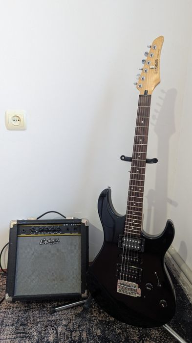 Электрогитара Yamaha erg121c и комбоуселитель на 15 ват