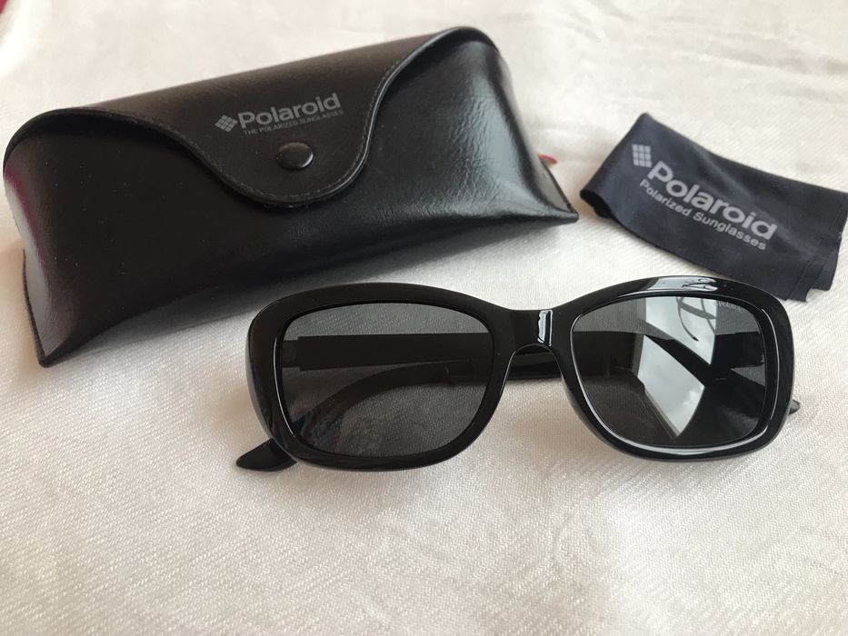 Дамски слънчеви очила Polaroid с поляризирани стъкла и калъф