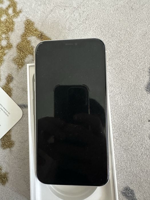Продам iphone 11 64gb