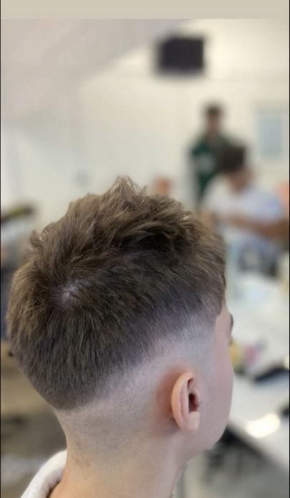 Ofer servicii de tuns la super pret