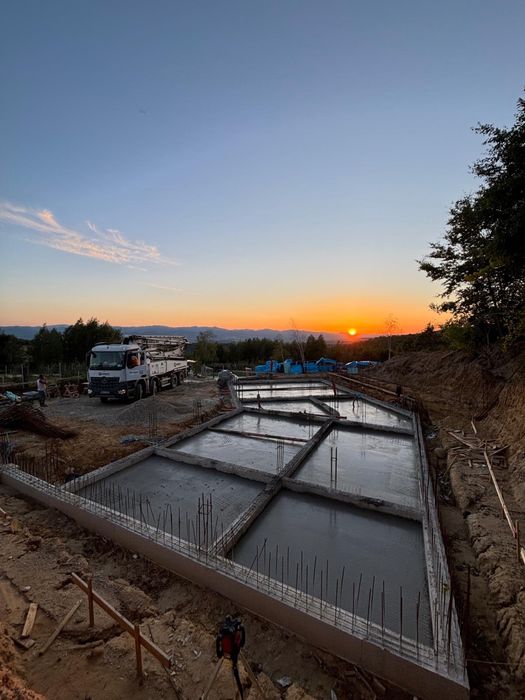 Constructii case  / Constructor / Case la cheie