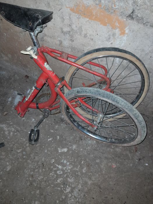 Vând biciclete pentru colecționari
