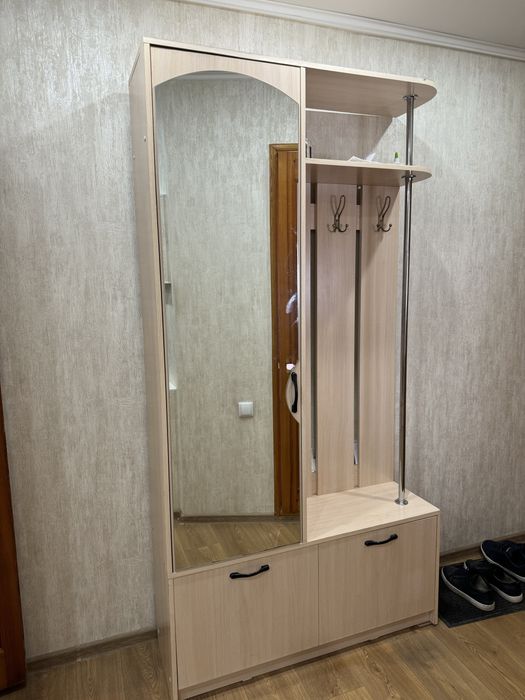 Прихожая продам