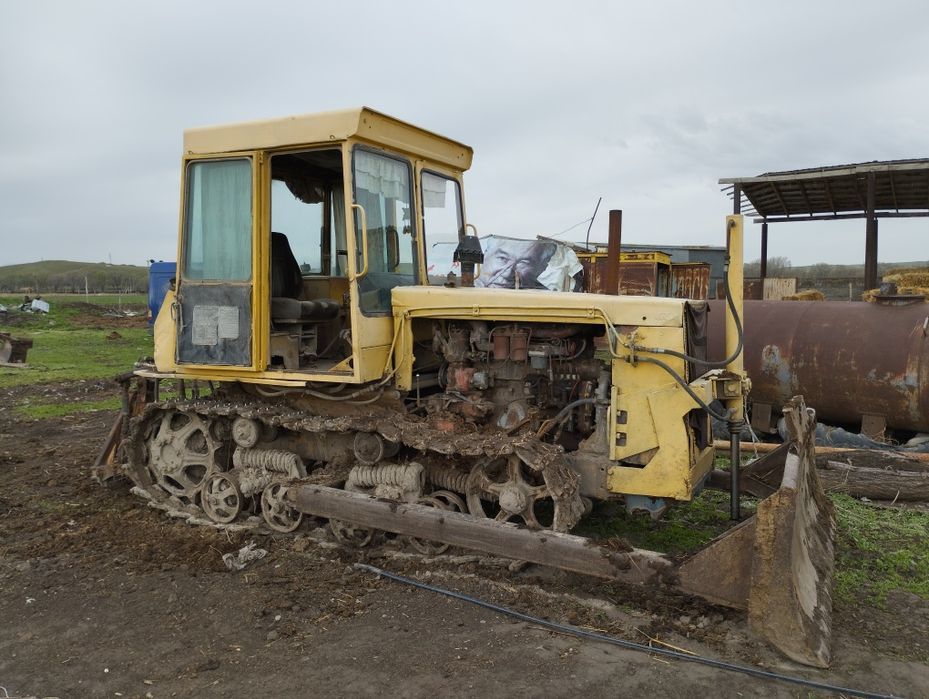 Продам трактор дт 75 бульдозер с плугом от