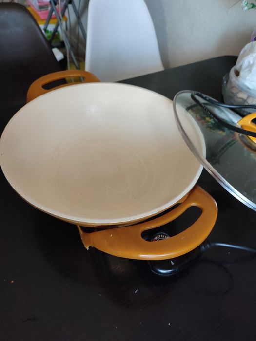 Продам электро сковороду.