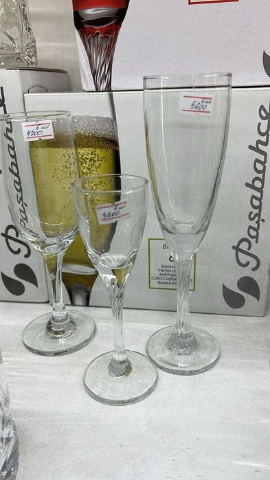 Продам чайные сервизы и фужеры