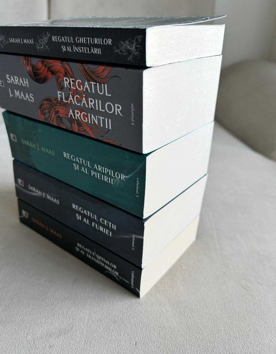 Seria acotar regatul spinilor si al trandafirilor sarah j maas