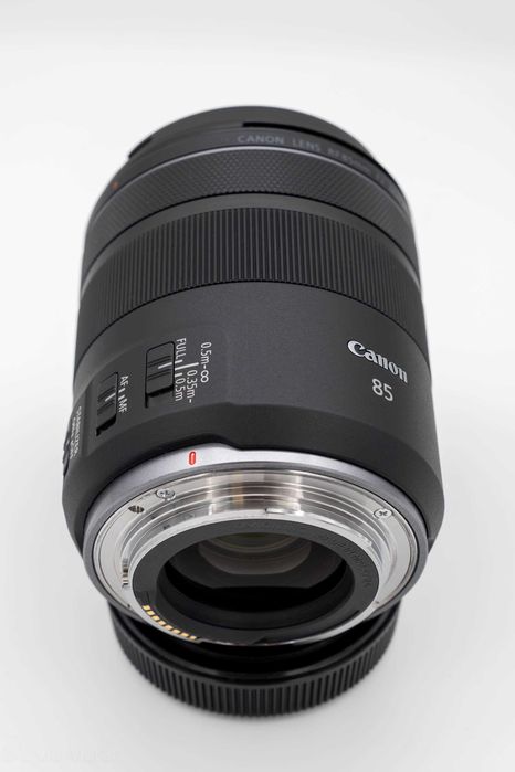Obiectiv foto Canon RF 85mm F2 Macro IS STM