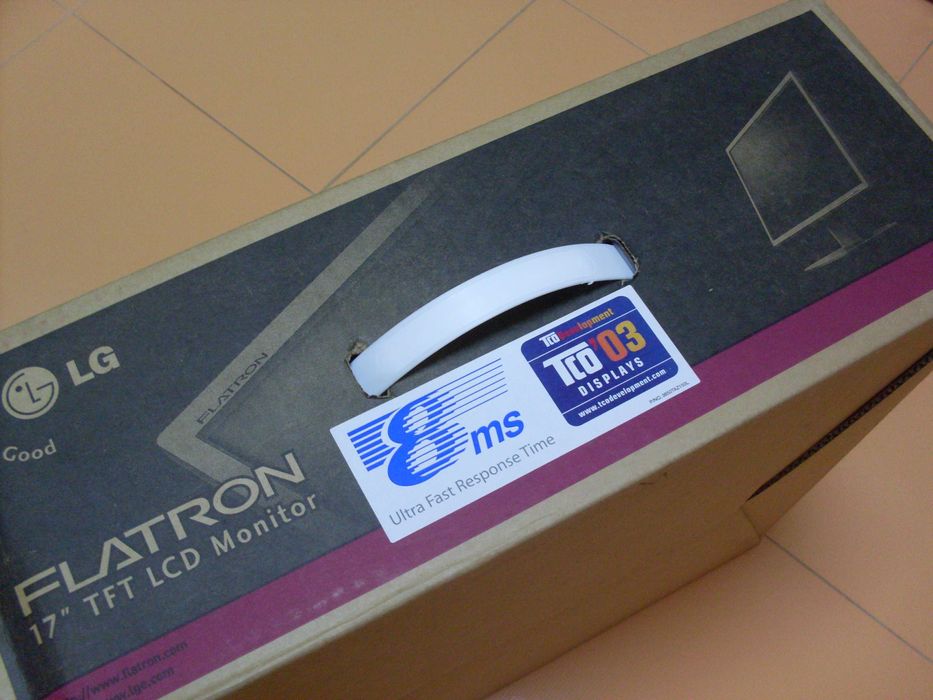 Монитор 17 инча.