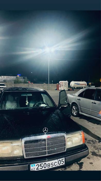 Mersedes Benz -124 E2.3