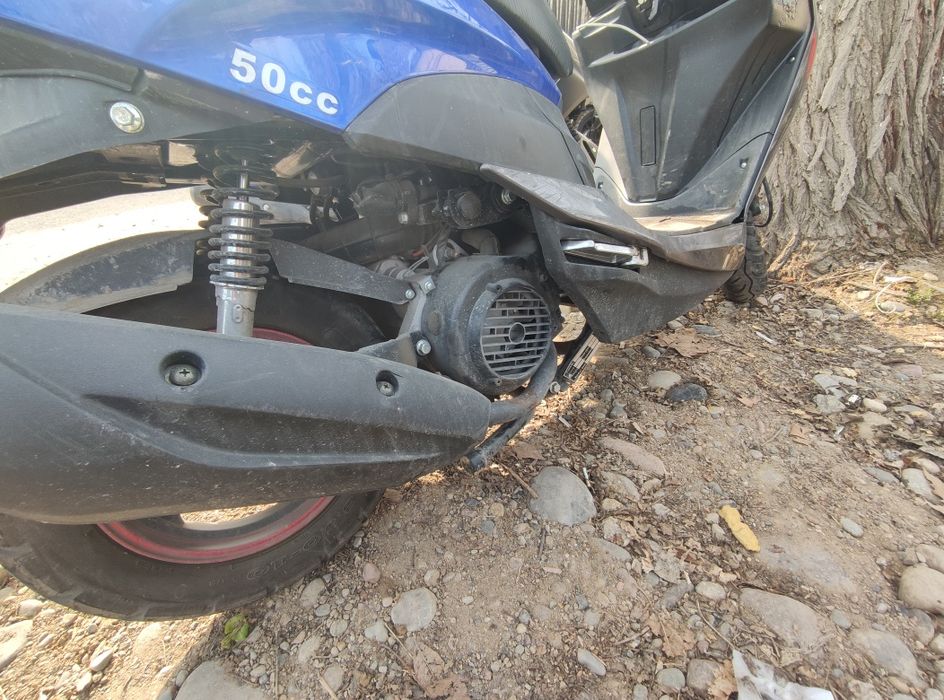 Baikend skuter 150 kubali 5 litr bak hajmi 100 km ga 2,5 - 3 litr yeyd