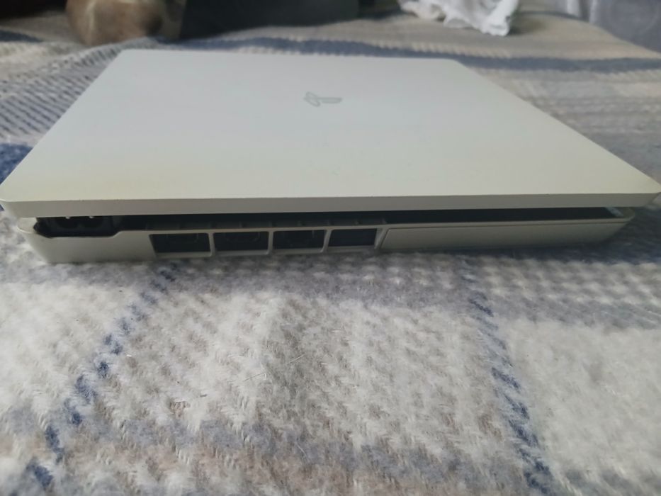 Vând ps 4 ca m-am luat ps 5