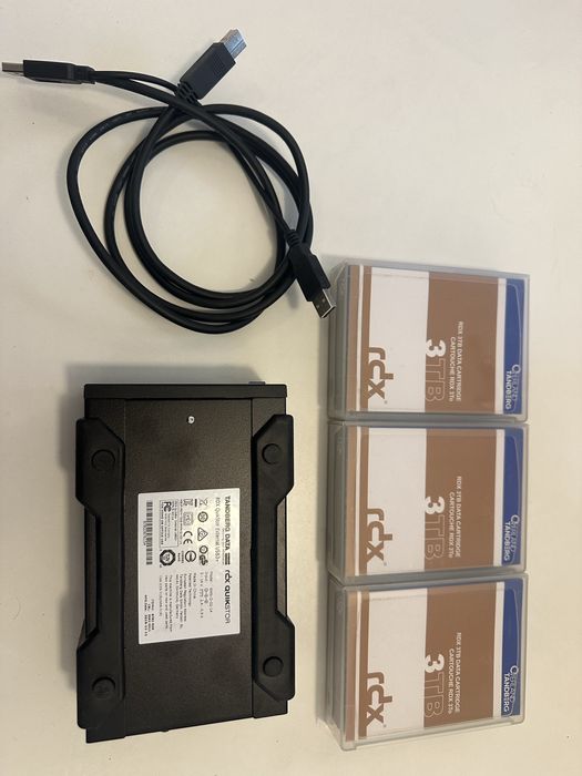 Tandberg dispozitiv stocare de siguranta si discuri de stocare