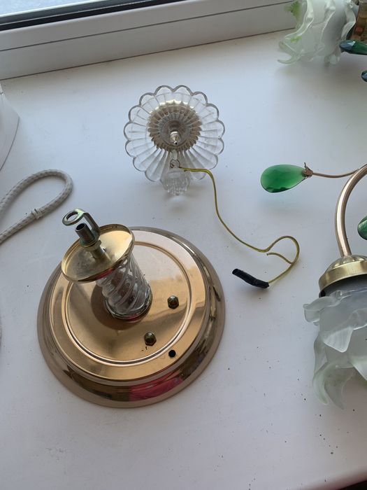 Продам красивую люстру