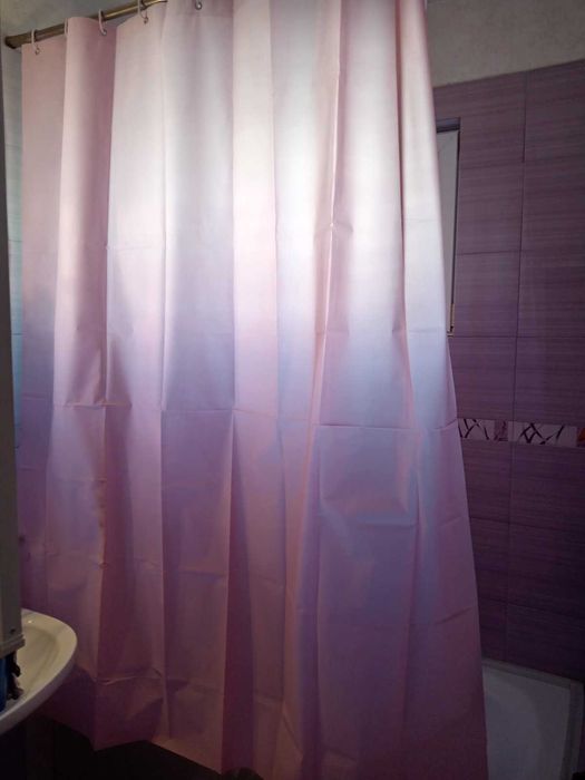 Чисто нова завеса за баня