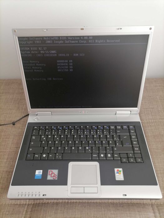 3 лаптопа ( Acer, Dell )