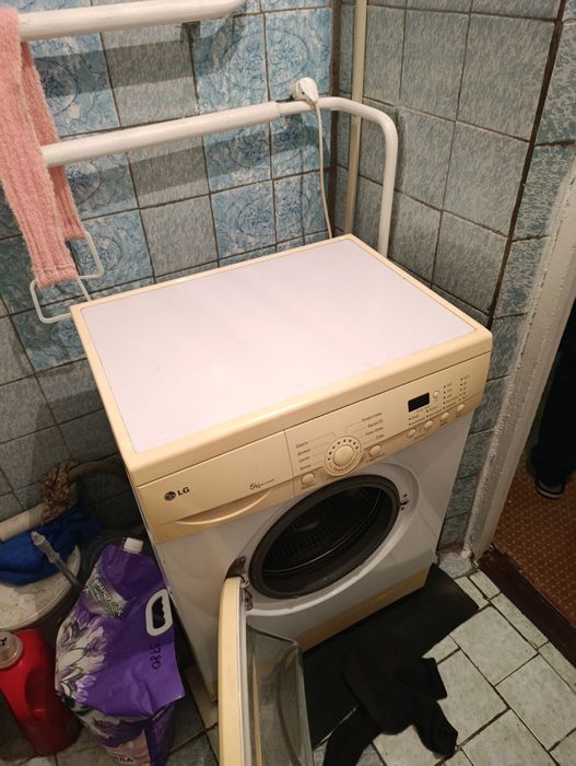 Продается квартира двух комнатная находится по улице Центральная дом 1