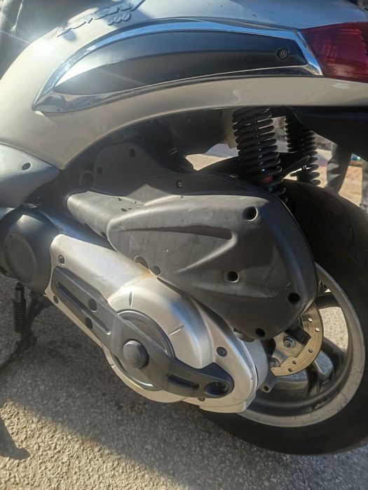 Пиаджо Бевърли 500