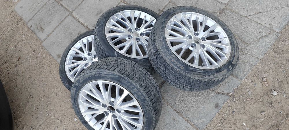 Продам диски от Камри 70 оригинал