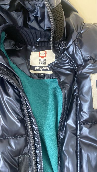 Продам детскую куртку