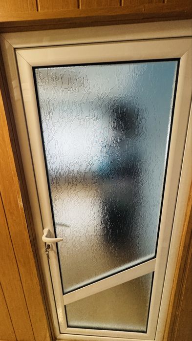 Usa aluminiu cu sticla