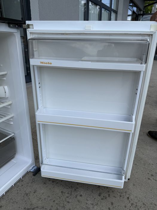 Малък хладилник Миеле
