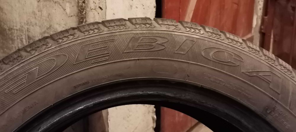 Продавам 2 броя зимни гуми 205.55.16 дот 2019 Debica