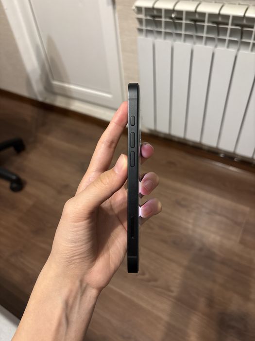 IPhone 16e в идеальном состоянии