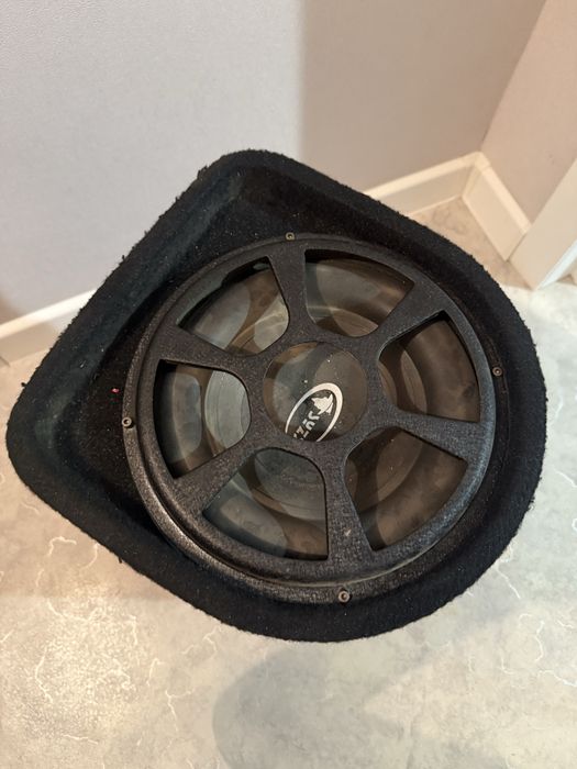 сабвуфер 12V в отл сост