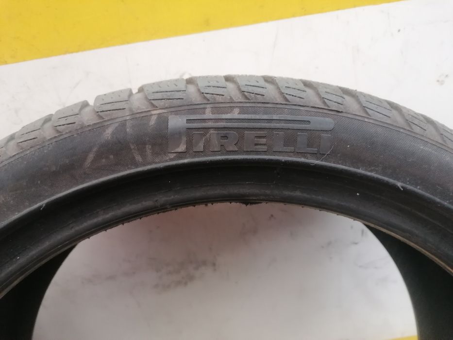 225/40/19 2*PIRELLI iarna dot 3921.  5,,75mm
