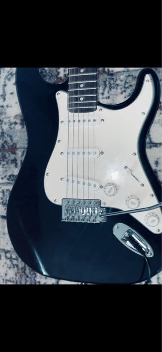 Электрогитара стратокастер