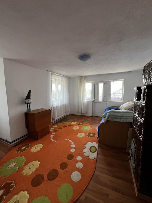 Casă de vânzare în Priseaca cu grădină